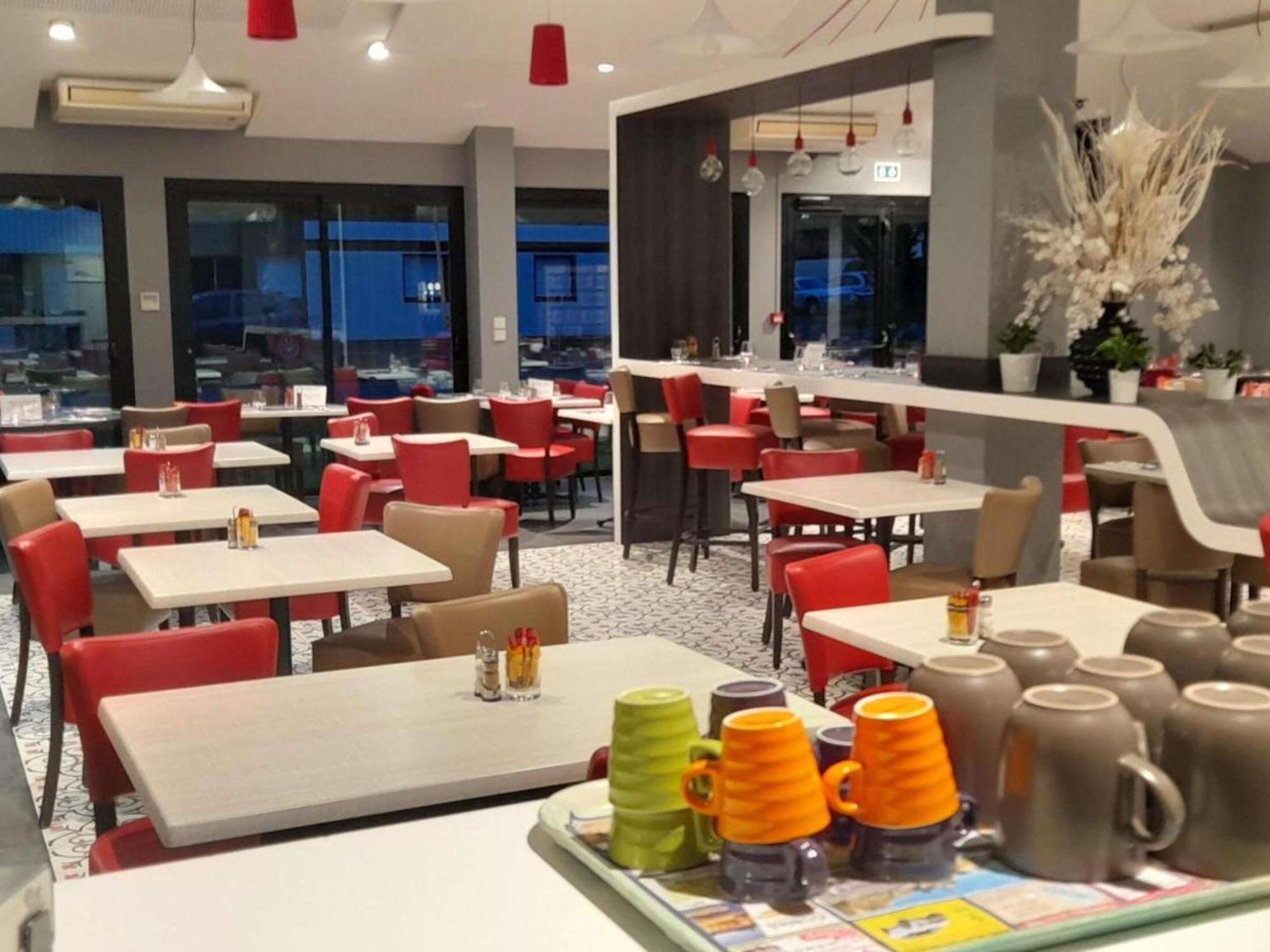 Ibis Styles Segre Hotel Exterior photo