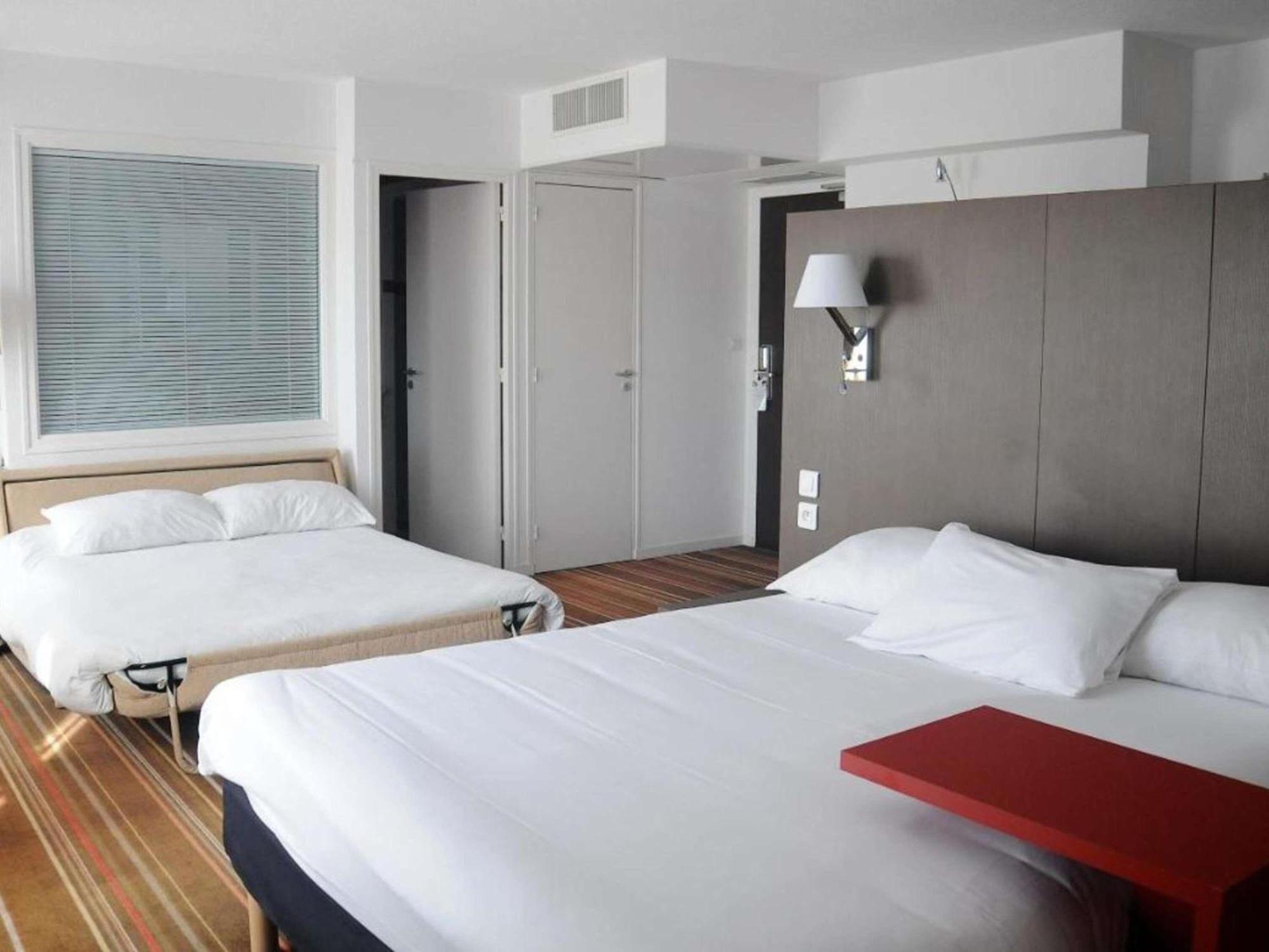 Ibis Styles Segre Hotel Exterior photo