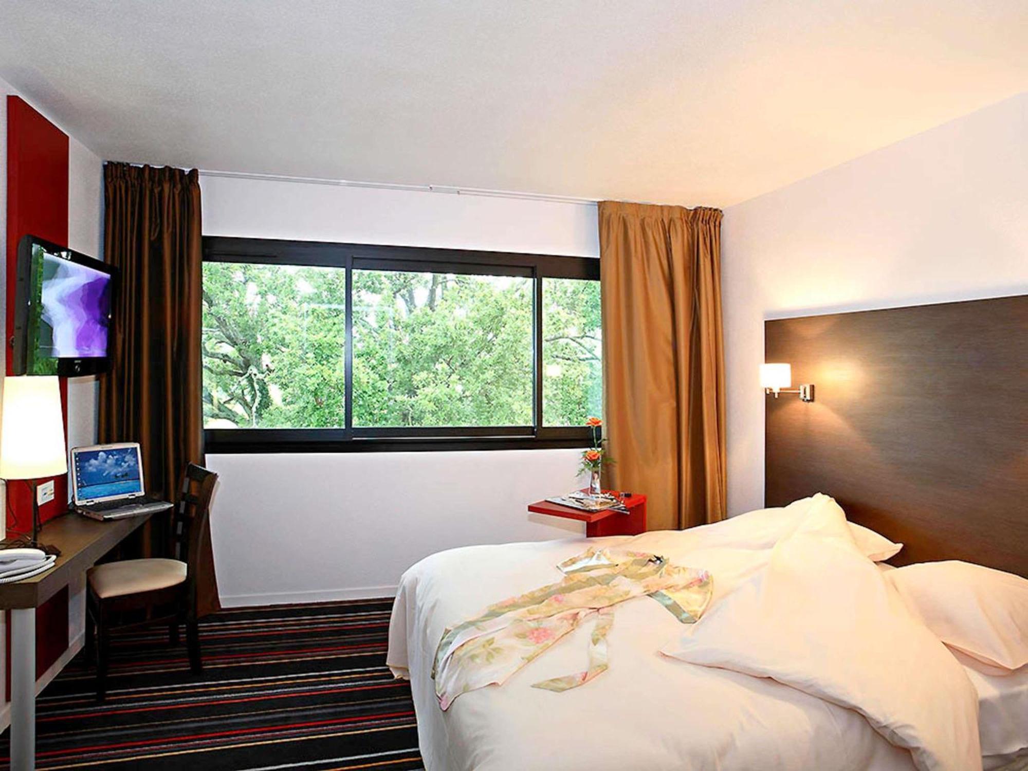 Ibis Styles Segre Hotel Exterior photo