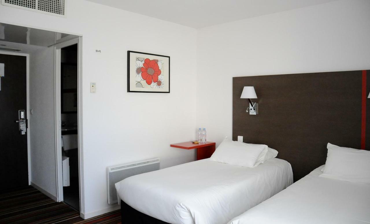 Ibis Styles Segre Hotel Exterior photo